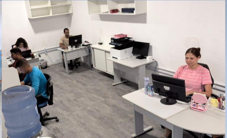 Equipe administrativa da VETRA Distribuidora